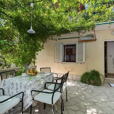 Apartment Apartman Cici Makarska
