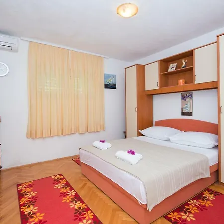 Apartment Apartman Cici Makarska